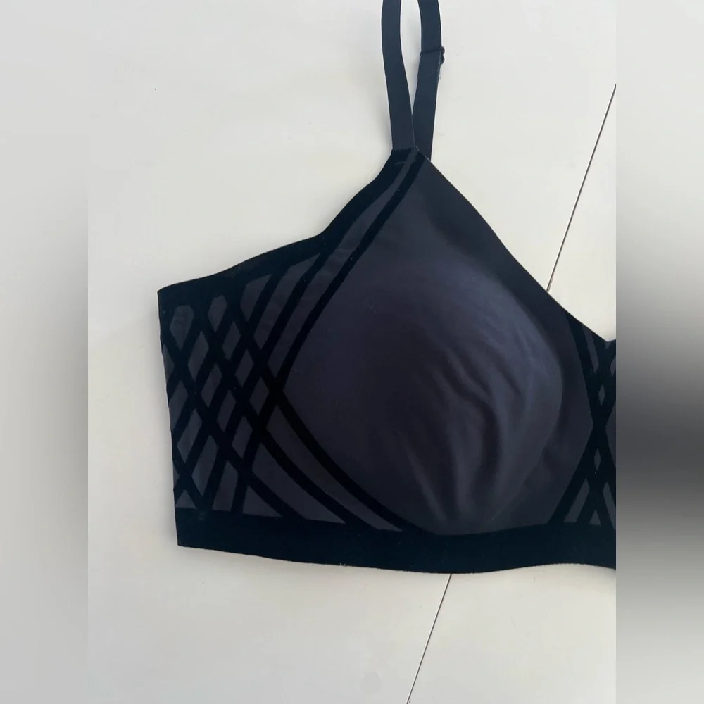 Honeylove Silhouette Wireless Seamless Bra In‎ Black Vamp Size Large